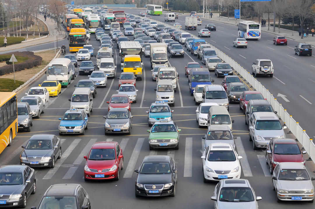 China's September passenger car sales fall 24% as industry profit margin drops to 3.6%