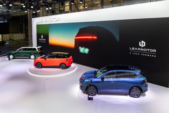 Leapmotor unveils A05 and D19 at Paris show, starts Spanish production