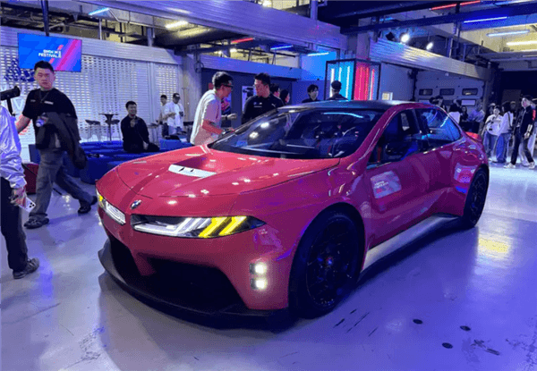 BMW Neue Klasse M concept debuts in China with quad-motor 800V drivetrain