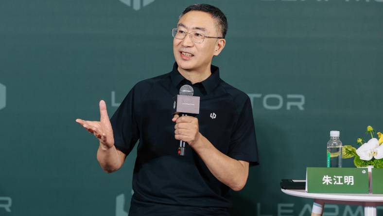 Leapmotor launches PHEV it cannot sell in China, as exports jump 372%