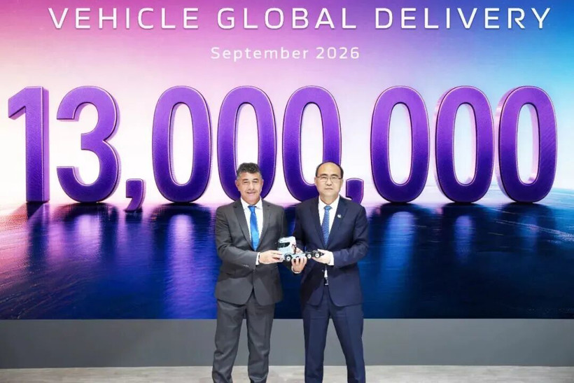 Foton delivers 13 millionth vehicle in Europe, unveils new heavy truck