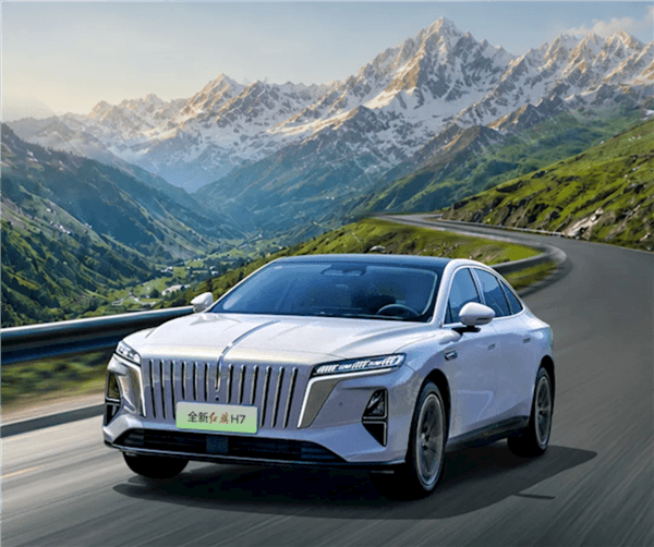 Hongqi H7 sets Guinness record with 2,916 km on a single tank and charge