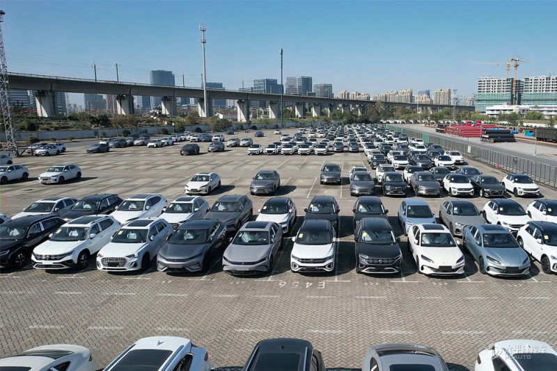 China's September passenger car sales to rise 9.7% month-on-month to 1.69 million units, CPCA says